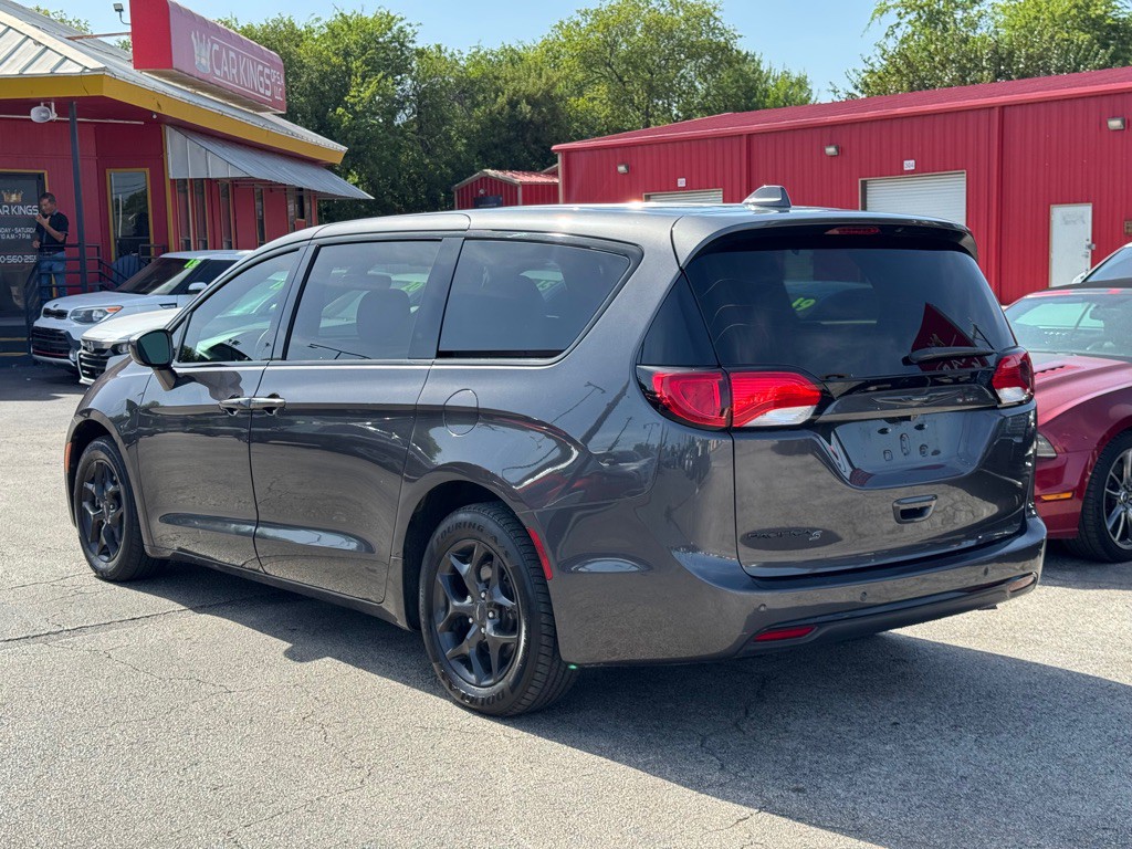 2020 Chrysler Pacifica Image 6