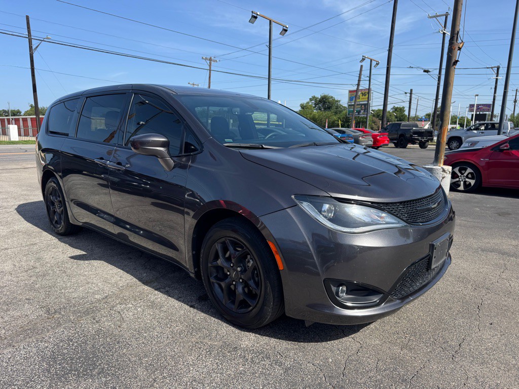 2020 Chrysler Pacifica Image 9