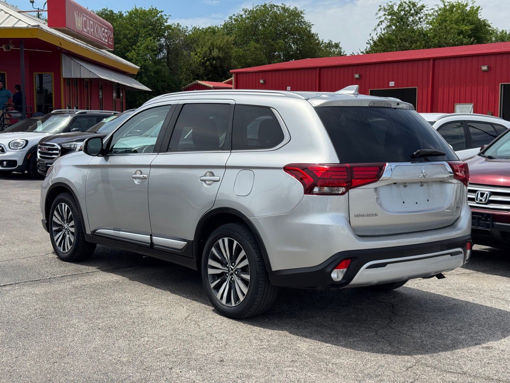2020 Mitsubishi Outlander Image 6