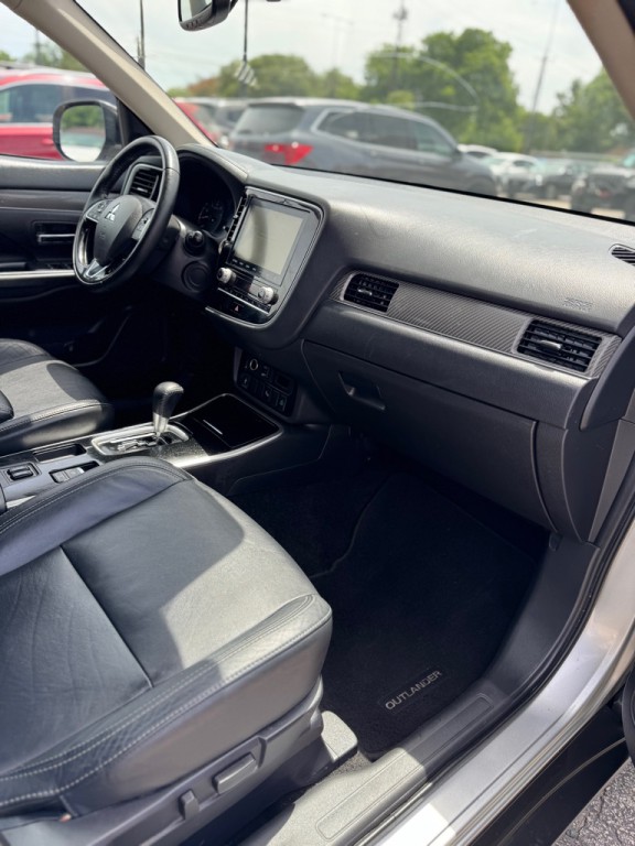 2020 Mitsubishi Outlander Image 14