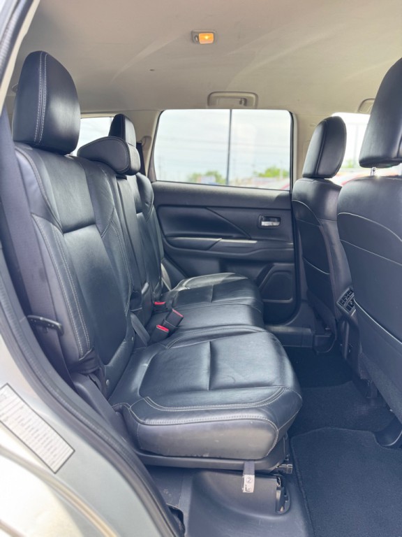 2020 Mitsubishi Outlander Image 17