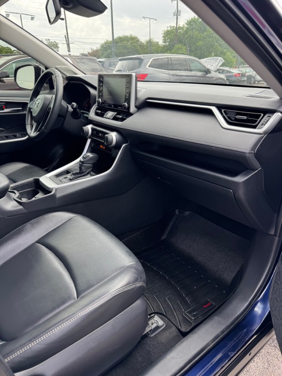 2019 Toyota Rav4 Image 13