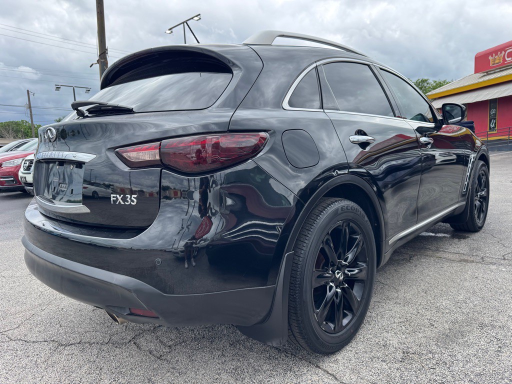 2009 INFINITI FX35 Image 9