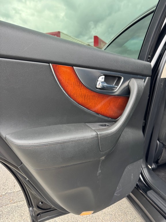 2009 INFINITI FX35 Image 17