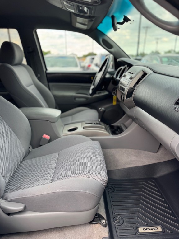 2005 Toyota Tacoma Image 16