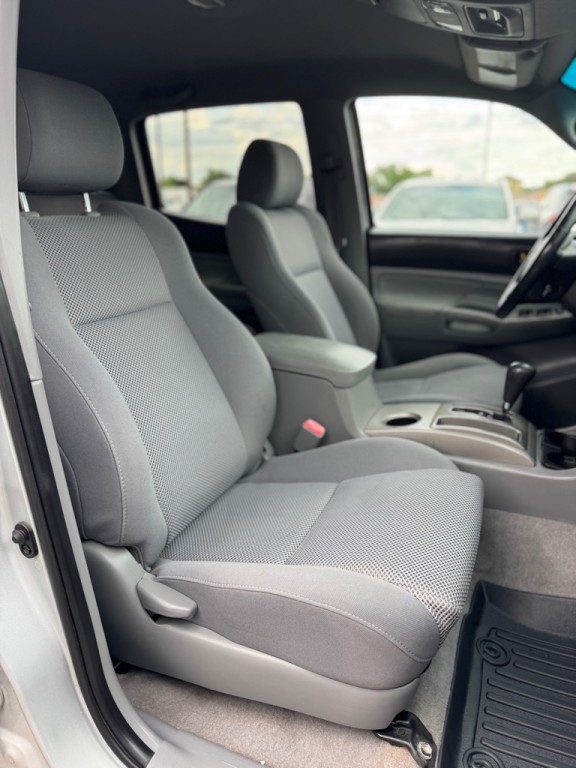2005 Toyota Tacoma Image 17