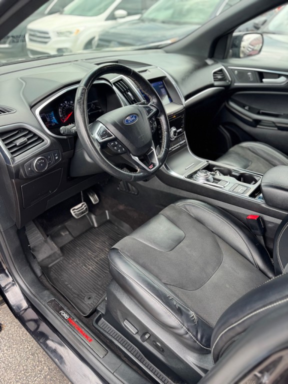 2020 Ford Edge Image 11