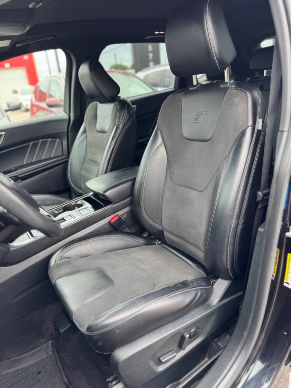 2020 Ford Edge Image 13