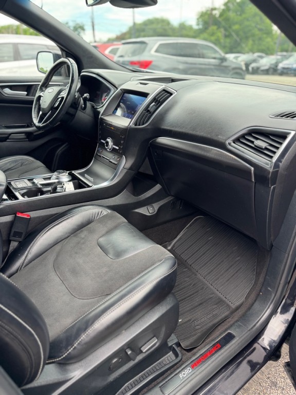2020 Ford Edge Image 15