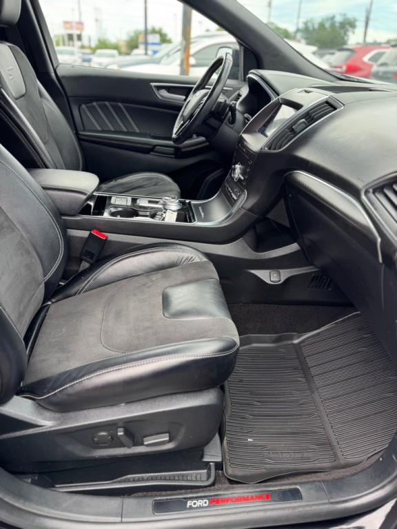 2020 Ford Edge Image 16