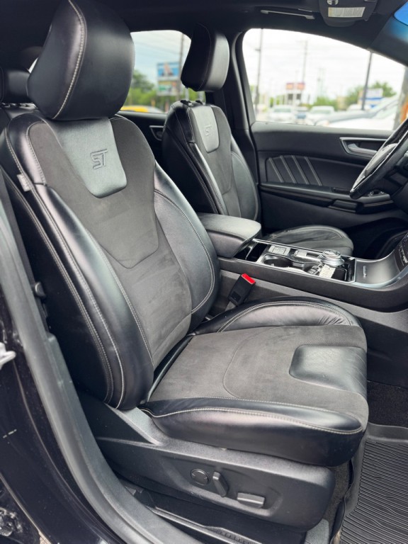 2020 Ford Edge Image 17