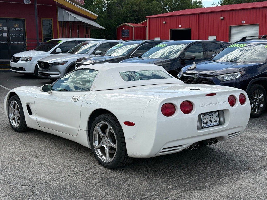 2002 Chevrolet Corvette Image 3