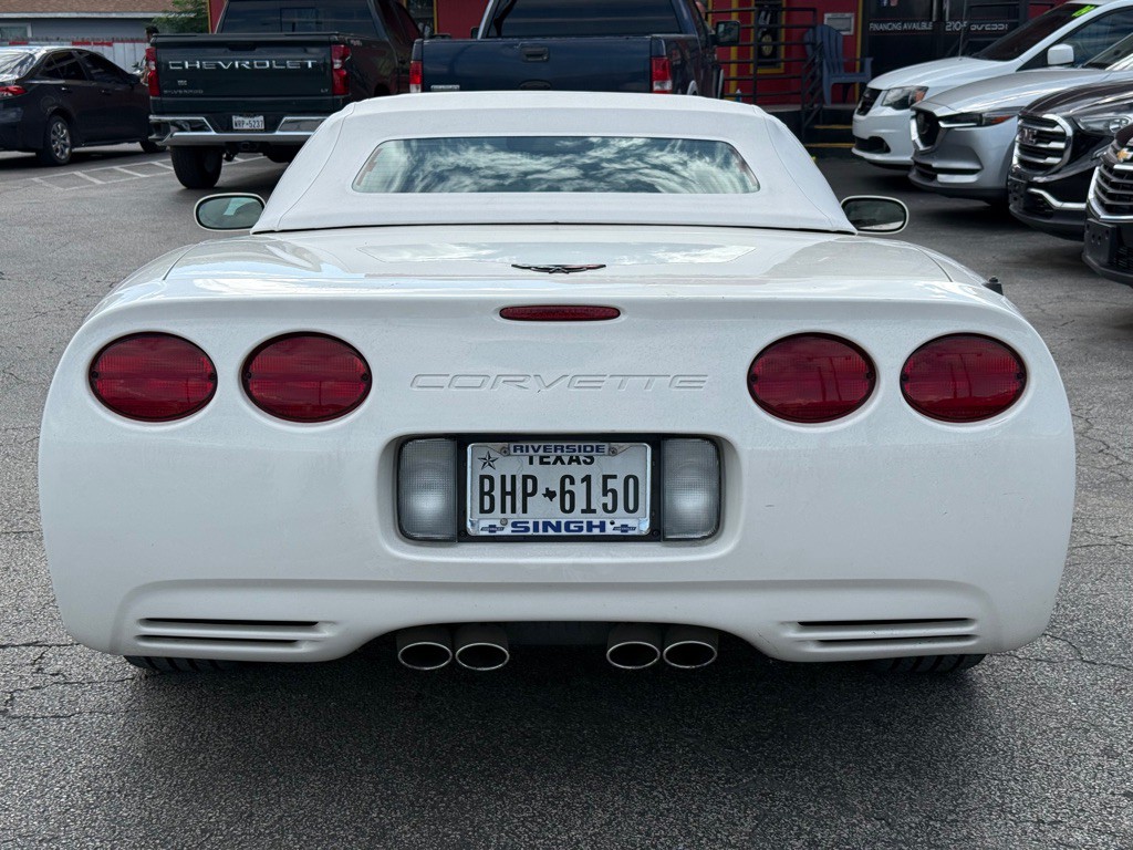 2002 Chevrolet Corvette Image 4