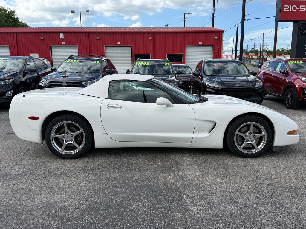 2002 Chevrolet Corvette Image 7