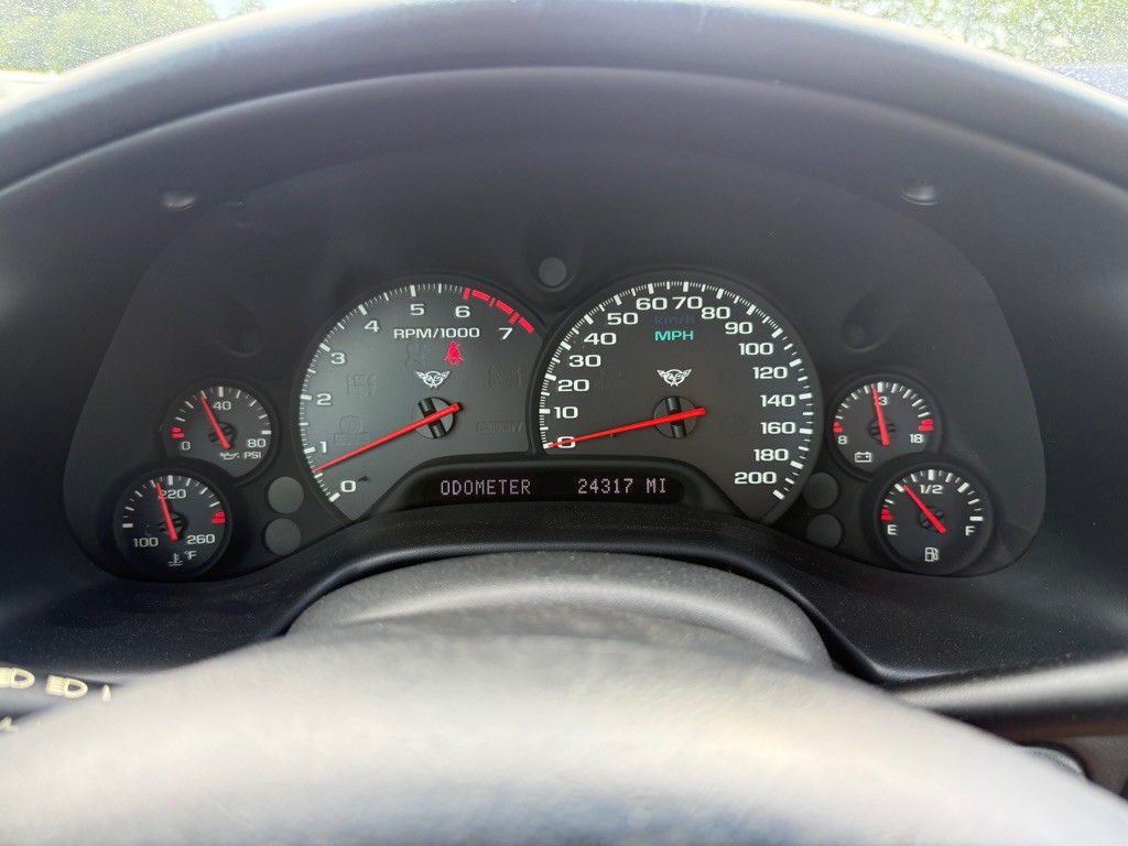 2002 Chevrolet Corvette Image 16