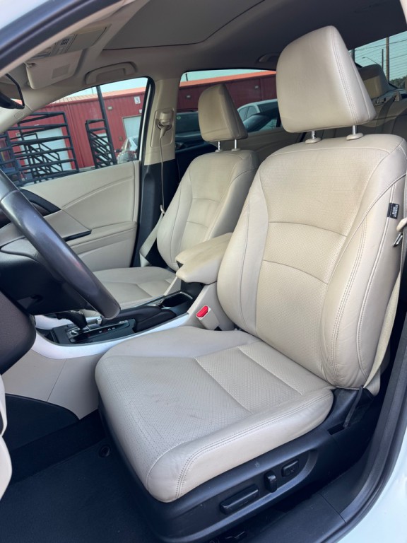 2015 Honda Accord Image 14