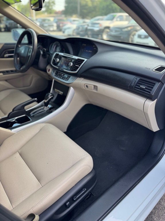 2015 Honda Accord Image 15