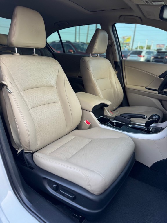 2015 Honda Accord Image 17