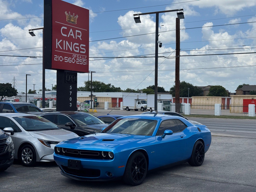 2015 Dodge Challenger Image 2
