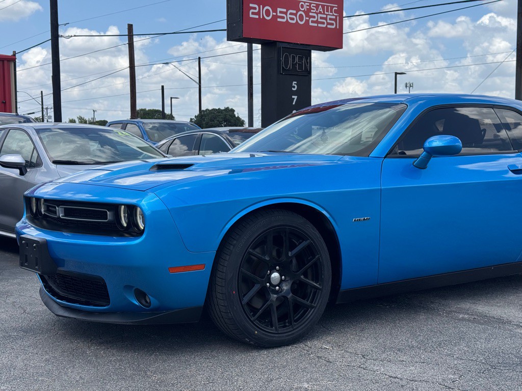 2015 Dodge Challenger Image 4