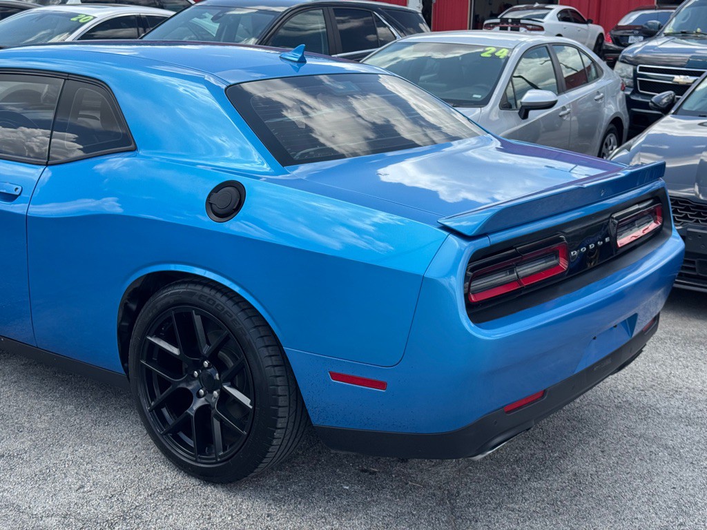 2015 Dodge Challenger Image 7