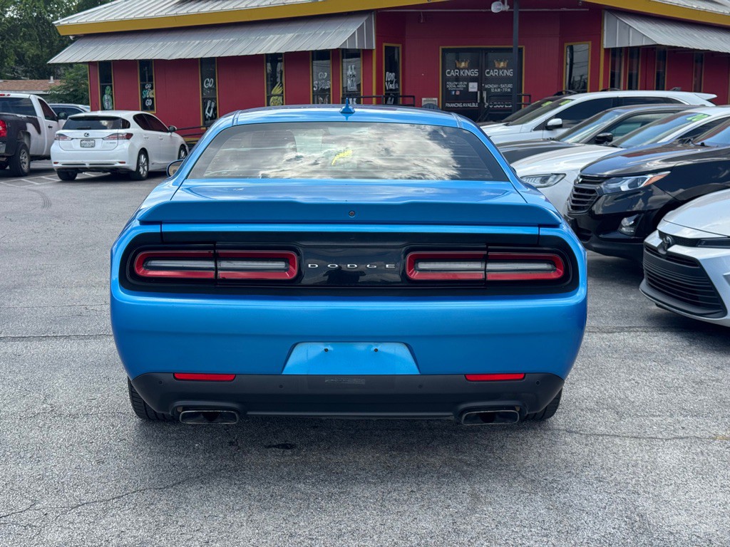 2015 Dodge Challenger Image 8