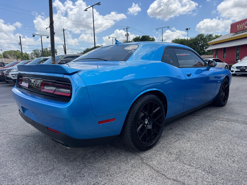 2015 Dodge Challenger Image 9
