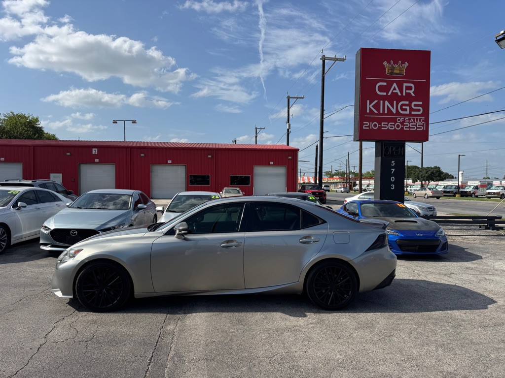 2015 Lexus IS Image 5
