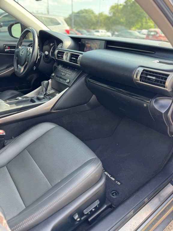 2015 Lexus IS Image 15