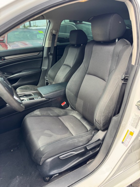 2018 Honda Accord Image 12