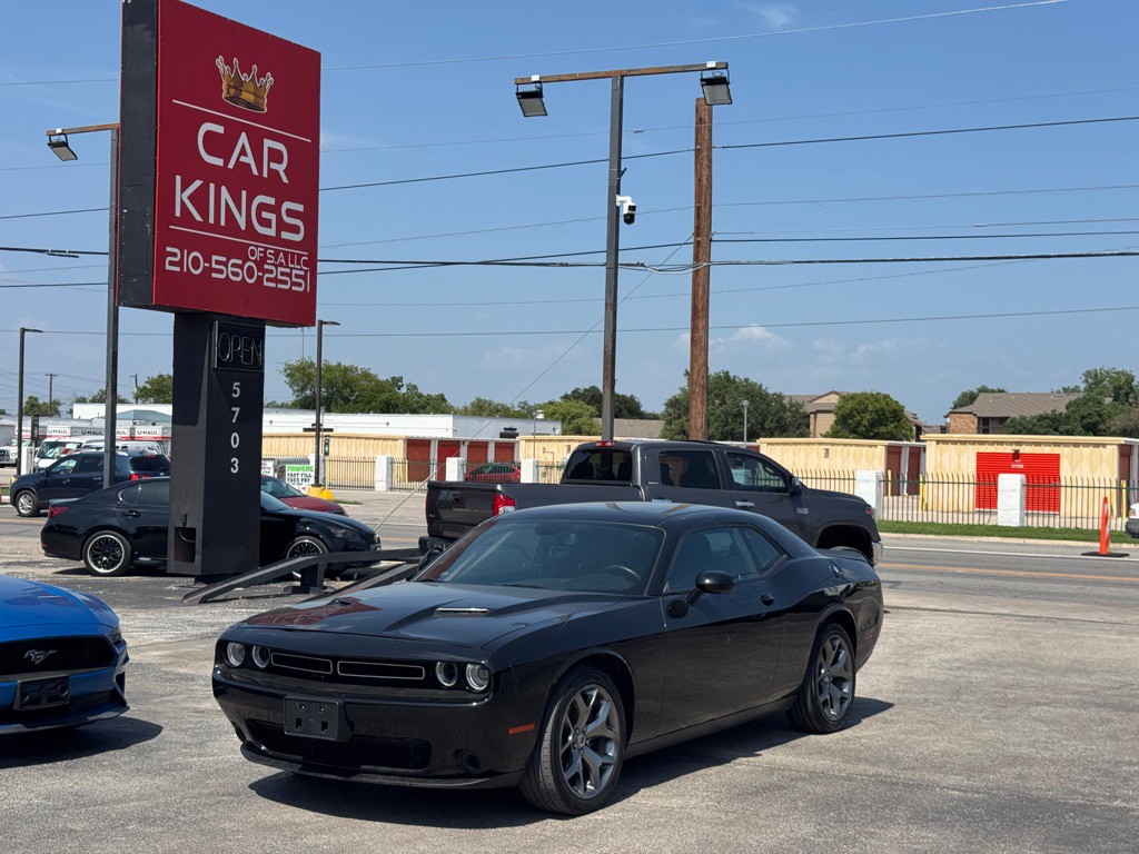 2017 Dodge Challenger Image 2