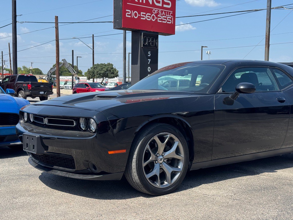 2017 Dodge Challenger Image 4