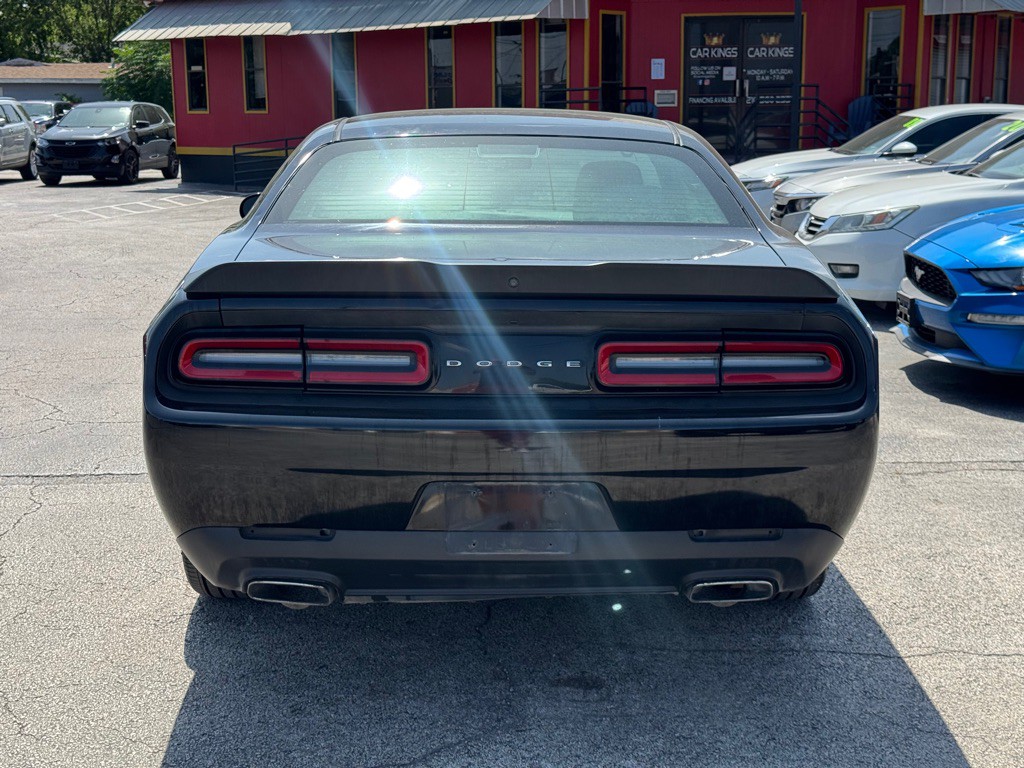 2017 Dodge Challenger Image 7