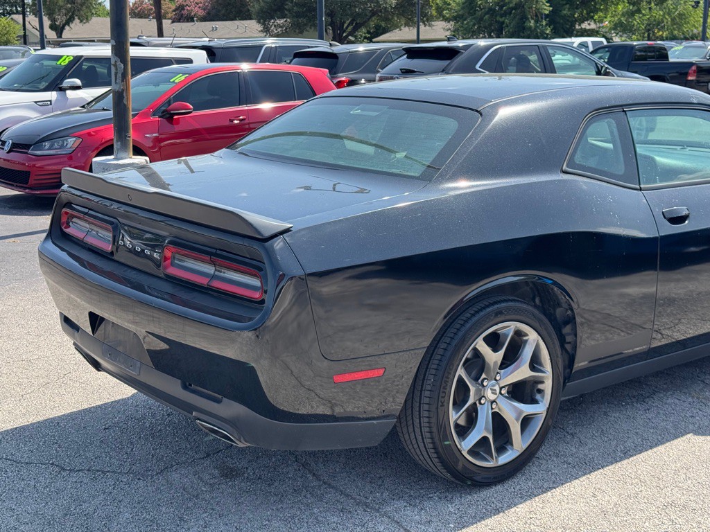 2017 Dodge Challenger Image 8