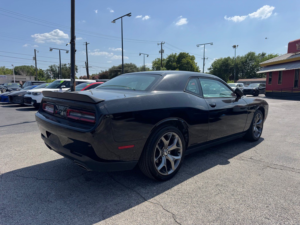 2017 Dodge Challenger Image 9