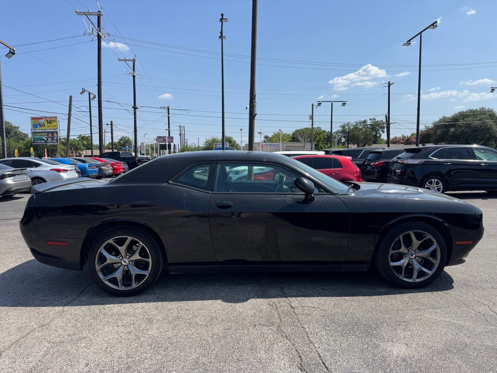2017 Dodge Challenger Image 10
