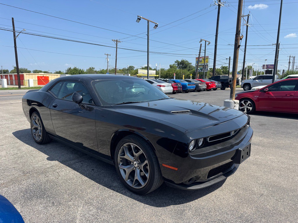 2017 Dodge Challenger Image 11