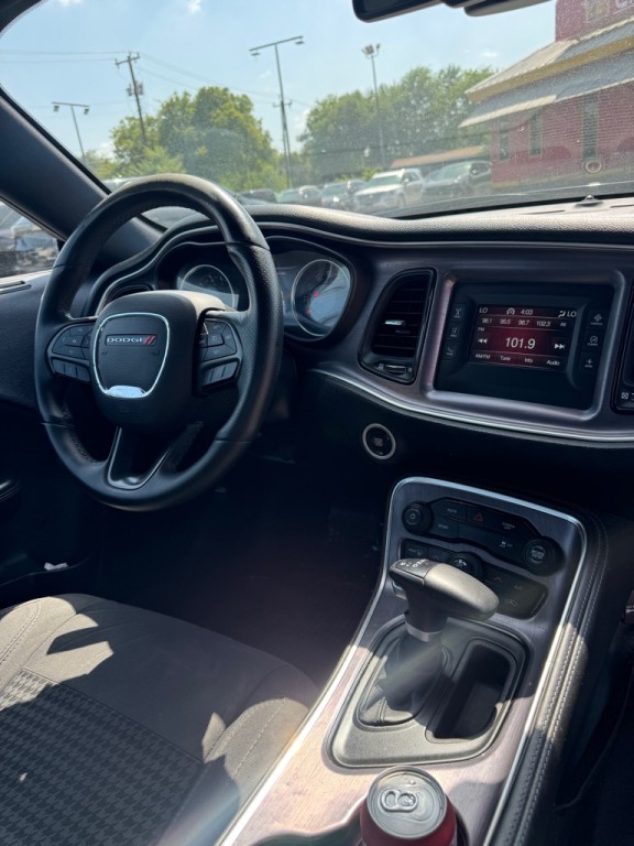 2017 Dodge Challenger Image 20