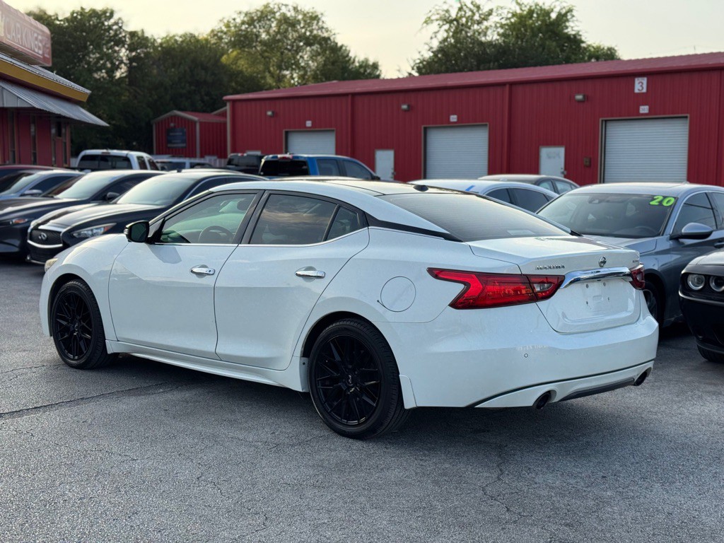 2017 Nissan Maxima Image 6