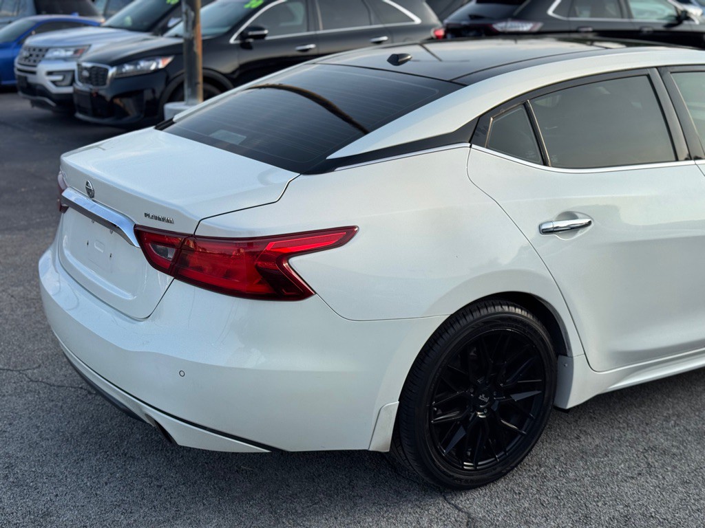 2017 Nissan Maxima Image 8