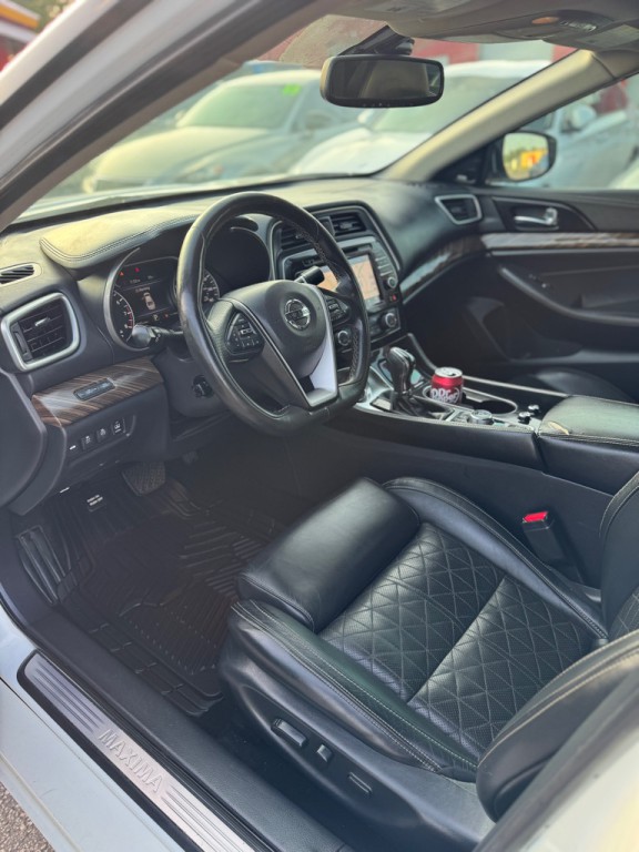 2017 Nissan Maxima Image 12