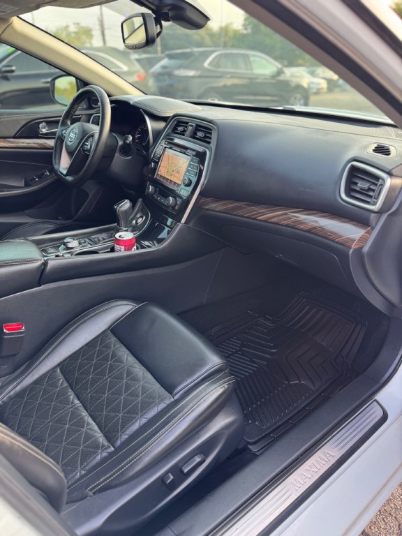 2017 Nissan Maxima Image 15