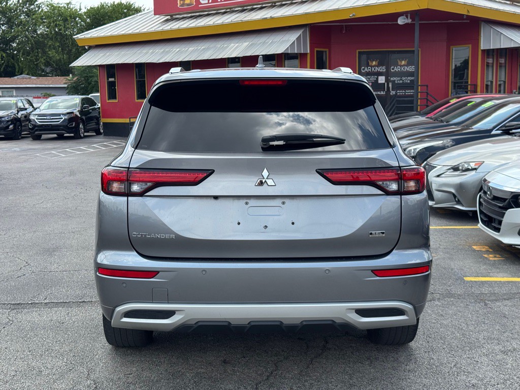 2022 Mitsubishi Outlander Image 7