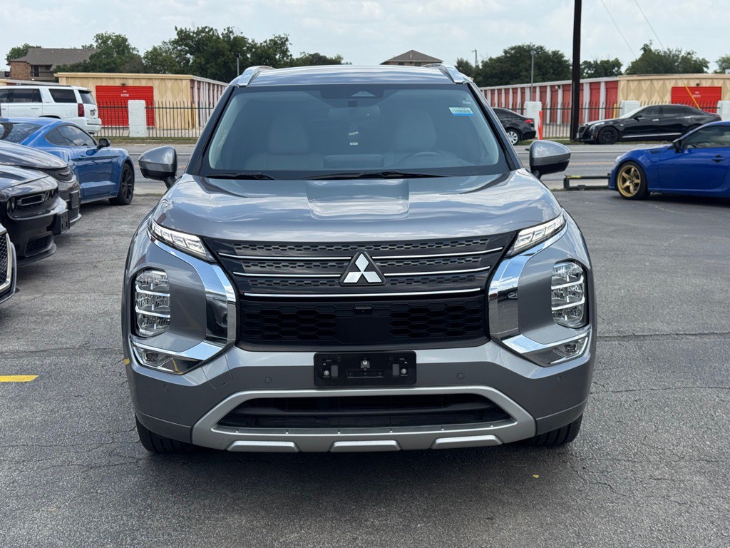 2022 Mitsubishi Outlander Image 11