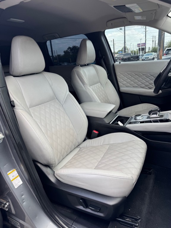2022 Mitsubishi Outlander Image 17