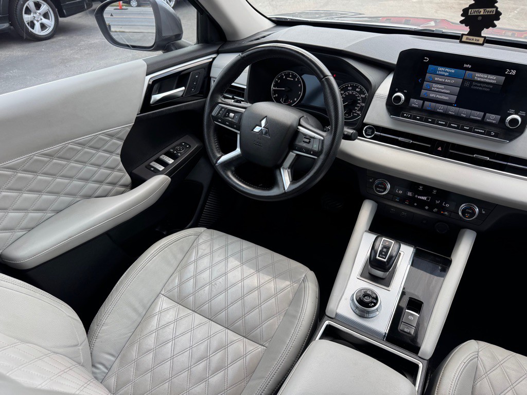 2022 Mitsubishi Outlander Image 22