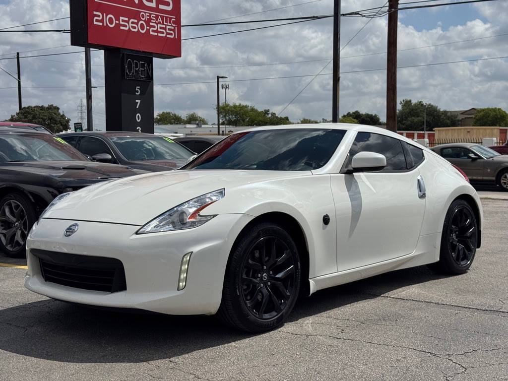 2016 Nissan 370Z Image 3