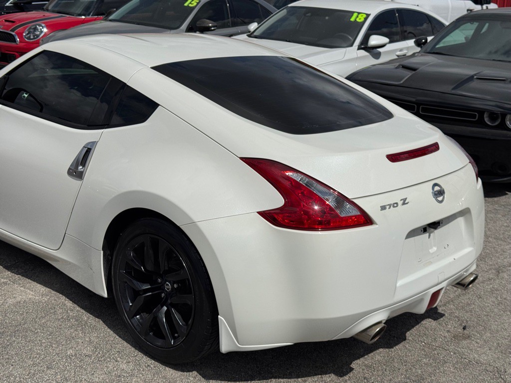 2016 Nissan 370Z Image 7