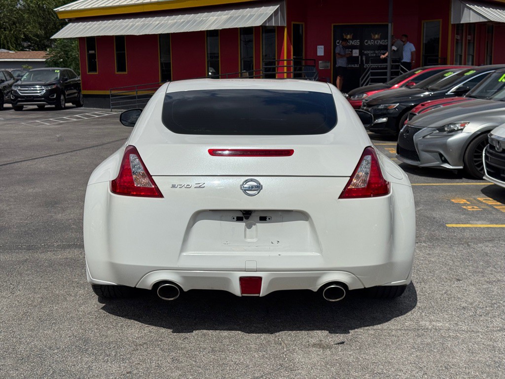 2016 Nissan 370Z Image 8