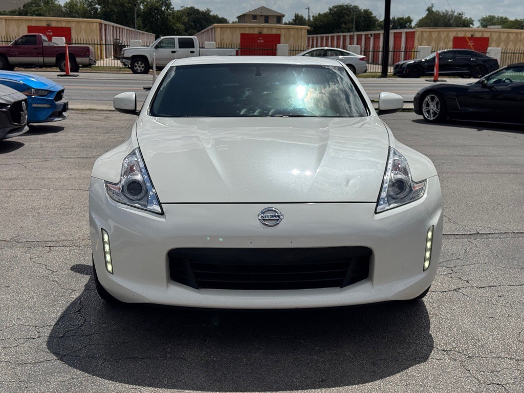 2016 Nissan 370Z Image 12
